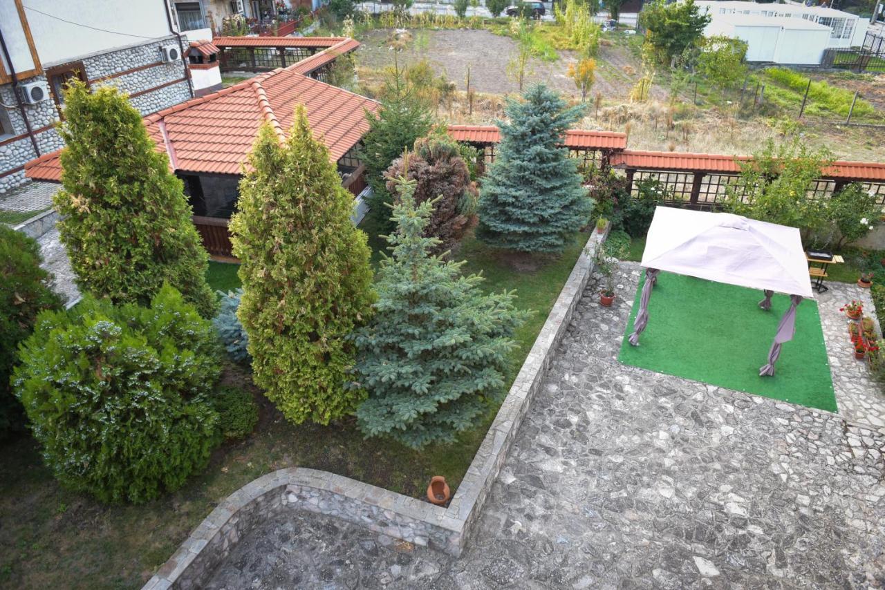 лукс *